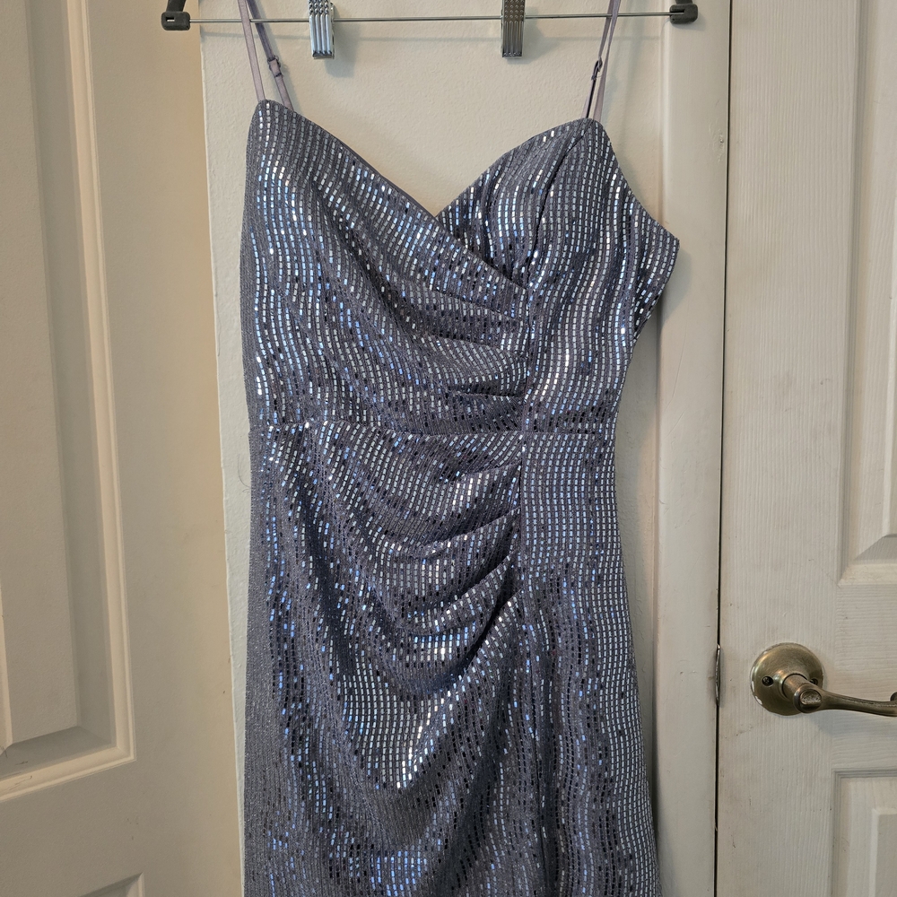 Elegant Sequin Evening Dress in Silver